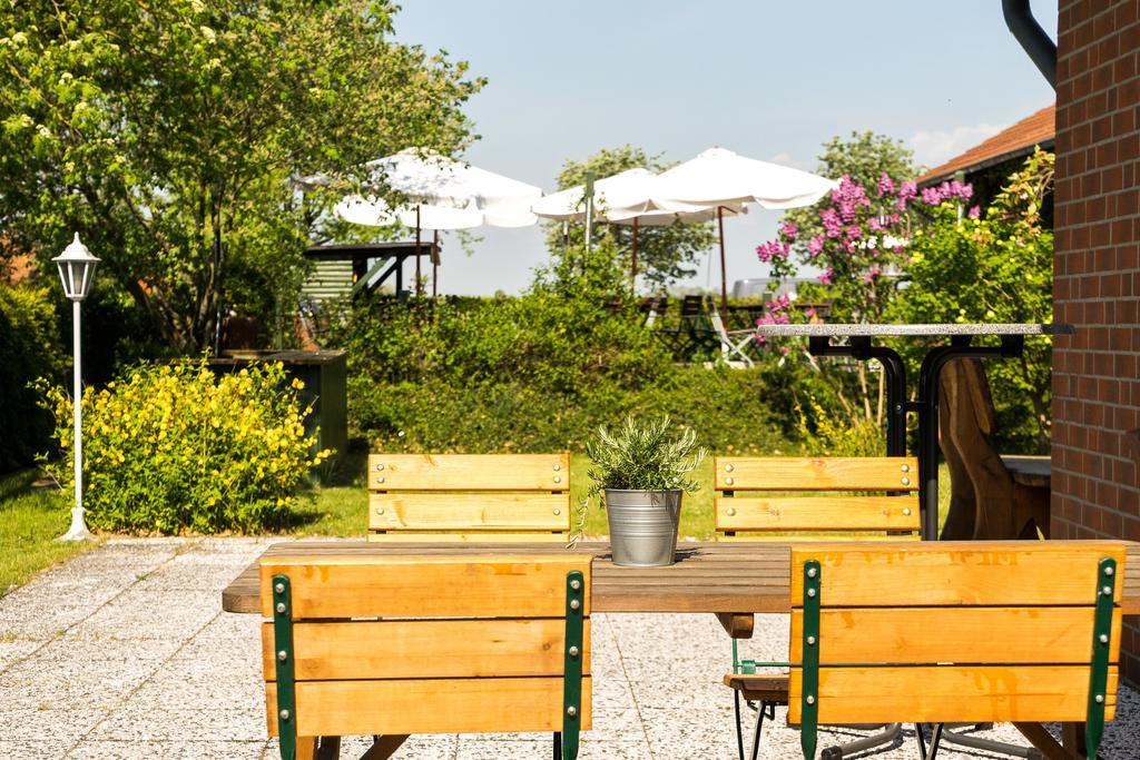 Hotel Marianne und Restaurant Kiek In Plau am See Exterior foto
